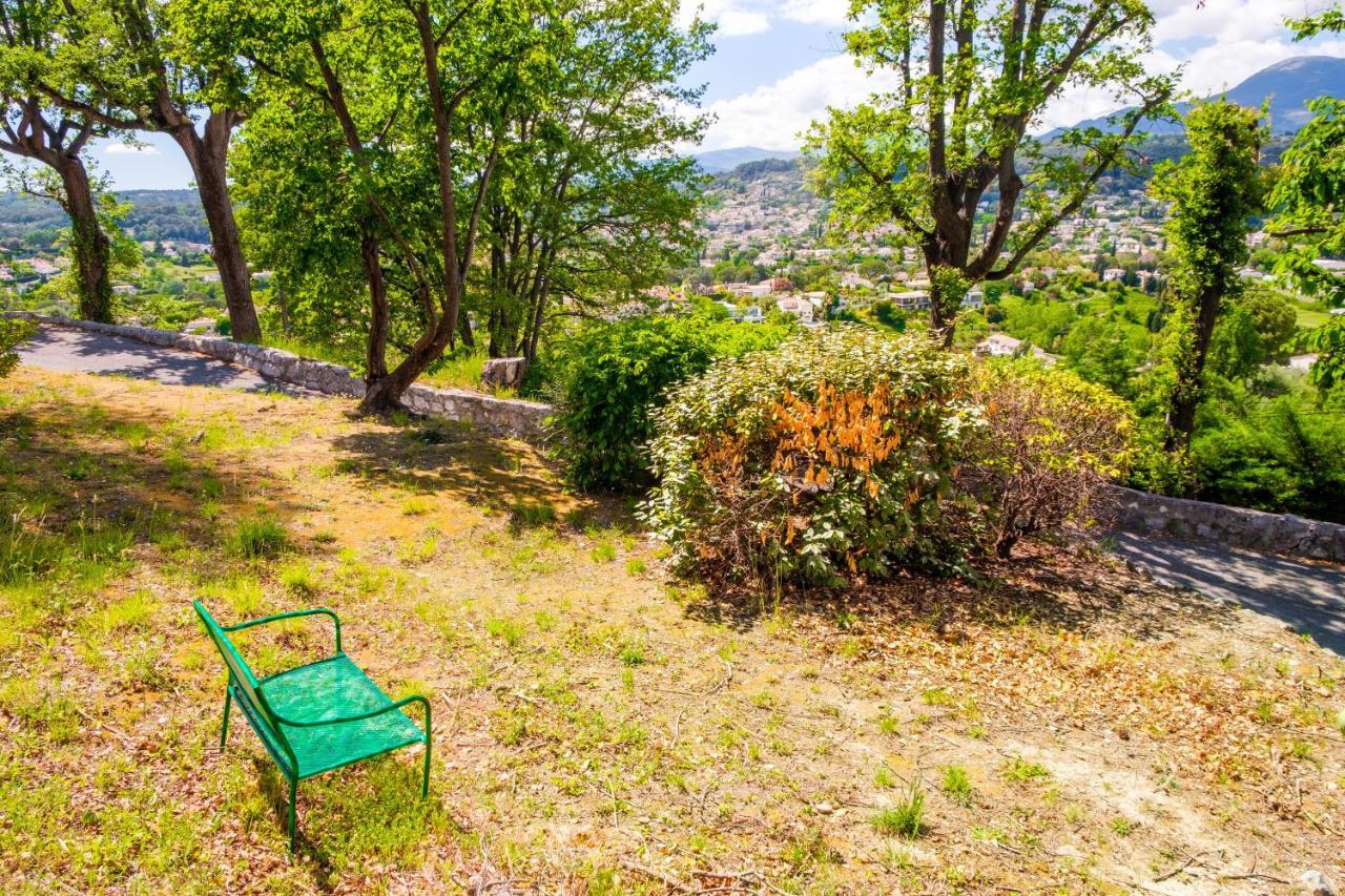 Bas De Villa, Piscine, 3 Etoiles Saint-Paul-de-Vence Luaran gambar